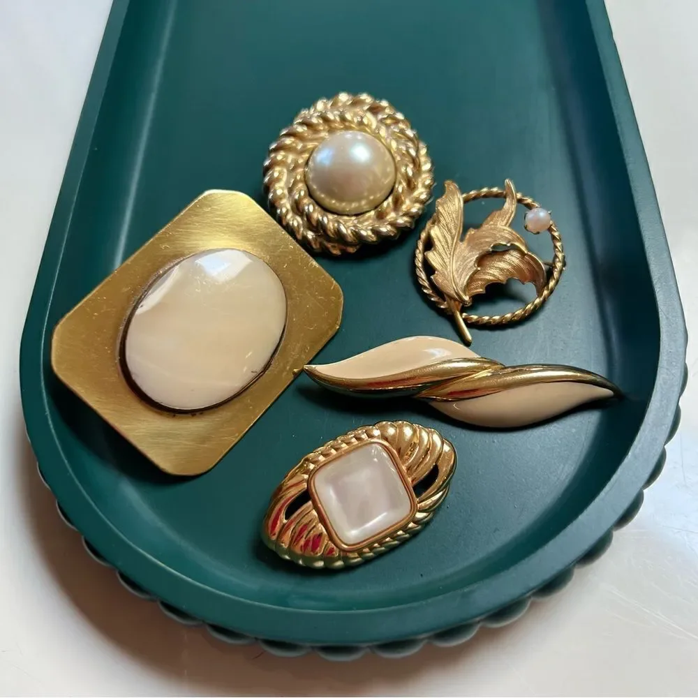Bold Oversized 5 Piece Gold Pearl Cream Toned Brooch Pin Lot Mixed Eras